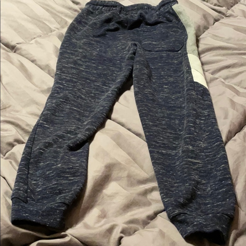 Comfy Sweats - Picture 6 of 7